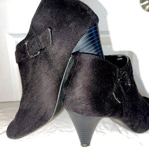 FIONI Women’s Black Suede Shoe Boots Sz 6.5